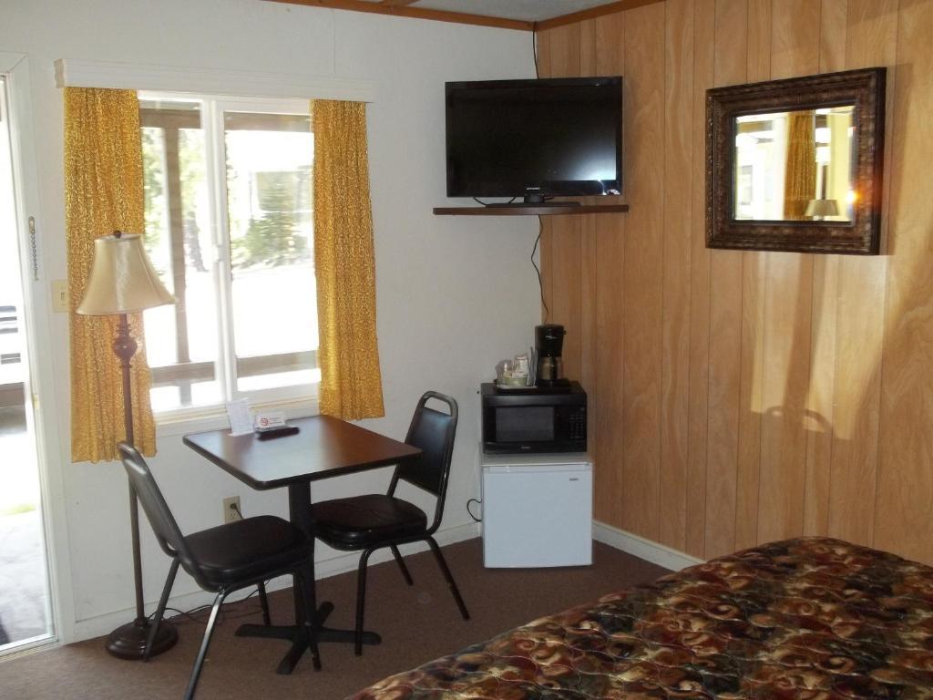White Chief Mountain Lodge Fish Camp Zimmer foto
